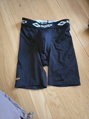 Shock Doctor Boys Lax Shorts With Cup Sz M